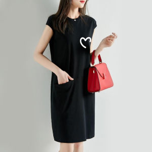 ชุดเดรสเสื้อยืดแขนสั้นสำหรับผู้หญิงชุดเดรสยาวคลุมเข่าไซส์ใหญ่ยาวคลุมเข่าใส่แล้วดูผอมเพรียวสำหรับฤดูร้อนเดรสยาวชุดนอนแบบลำลองสไตล์ชิวๆ