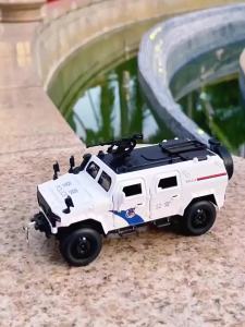 1:32 Scale Dongfeng Mengshi Models Cars Toys Doors Opened Police Car Wheel Pull Back Miniature Vehicles Toy Collect Souvenirs