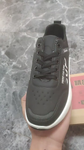 Work shoes for men in autumn lightweight soft sole non-slip casual shoes leather surface waterproof shoes sports shoes