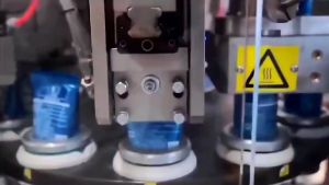 ครีมป้องกันแสงแดดยอดนิยม ให้ความสดชื่น ไม่เหนียวเหนอะหนะ กันน้ำและกันเหงื่อ โลชั่นป้องกันรังสียูวี Han Lixi 50 กรัม