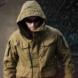 Jaket outdoor waterproof// jaket pria keren bahan dalam polar fleece tebal hangat dan berkualitas