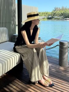 French Vintage Flat-Top Woven Straw Hat New 2025 Fashion Beach Sun Protection Cap Coastal Vacation Style Womens Hat