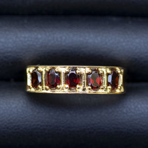 แหวนพลอยโกเมนจันทบูรี เรื่อนเงินแท้ 92.5% ชูบทองคำ 24K พลอยเสี่ยงแดง พลอยสีแดง เนื้อใส ไซส์นิ้ว 58 เบอร์ 8.5 US มีบริการประกันสินค้าจากร้าน ซึ่งสามารถใช้งานได้ง่าย ๆ ได้