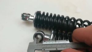 Monqiqi 2 Buah Shock Wave Shock Breaker Belakang Motor 270/310MM