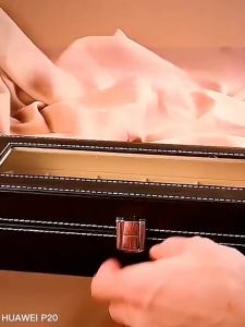 กล่องใส่นาฬิกา รุ่นไม้ฮอกกานีอะไหล่เงิน ด้านบนกระจก กล่องเก็บนาฬิกาสวยหรู