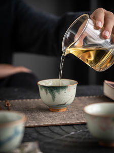 Hand-Painted Ceramic Tea Cup Ice Crack Glaze Personal Specialty Single Cup for Brewing Tea Underglaze Color Dehua Origin