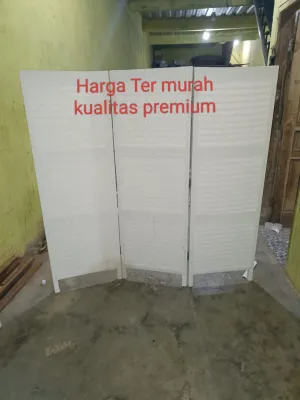penyekat ruangan rotan sintetis