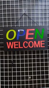 OPEN WELCOME ขนาด 44 X 24 X 3.5 cm ป้ายไฟอะคลีลิค ป้ายไฟ หน้าร้าน ป้ายไฟตัวอักษร LED ตกแต่งหน้าร้าน สร้างความโดดเด่นให้ร้านคุณ