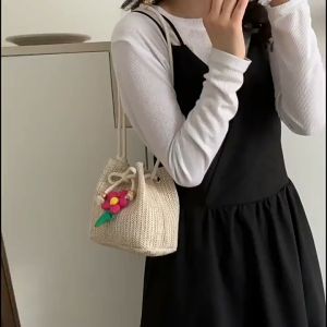 BAO155 Tas Selempang Bucket Serut Bahan Anyaman Bunga /Tas Serut Bunga /Tas Mini