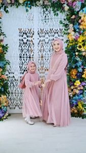 Alyona Couple Mom & Kids Gamis Syakila Mix Tille Dot Renda Ibu Anak Murah Simple Lebaran Idul Fitri