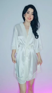 Áo choàng ngủ WANNABE áo khoác ngủ lụa phối ren tay nẹp cổ lai mang lại vẻ trẻ trung hiện đại cho bạn gái KI005