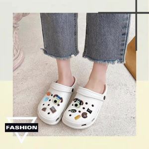 QXshop สวยพร้อมส่งแล้ววันนี้ รองเท้าหัวโตแฟชั่น รุ่นนี้งานดี มีตัวติดน้องหมาน่ารักมาก ราคาคือถูกสุด มีให้เลือกถึง 4 สี ราคาโปรแบบนี้รีบตำด่วนๆ