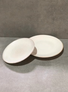 Muraditohome Aesthetic Embossed White Ceramic Dinnerware Collection