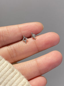 925 Silver Needle Asymmetric Mini Star Stud Earrings Unique Personality Elegant Versatile Fashion Jewelry Ear Accessories