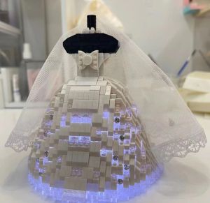 CLC Bride And Groom Micro Building Blocks 6723 6724 6605 Wedding Dress Astronaut Proposal Marriage Love Surprise Cute Gift Present Toys Adult Collection Decor Decoration Display Ornament JADEL