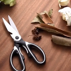 Gunting Dapur Japan SK5 Stainless Gagang Plastik Pemecah Kenari Cangkang Kepiting Buka Tutup Botol Potong Daging Tulang Ayam Pembersih Kupas Sisik Ikan