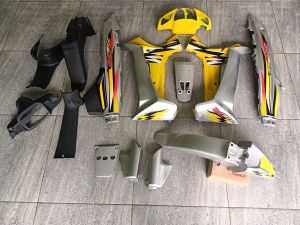 FULL BODY F1ZR FULSET KUNING SILVER MILENIUM COVER BODY F1ZR FULL HALUS KASAR