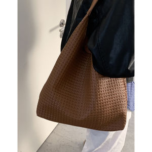 Elegant Woven Womens Tote Bag Retro Style Large Capacity Single Shoulder Commuter Bag Casual Simplicity Fashion Trend
