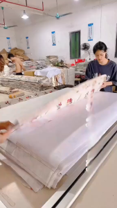 khăn trải bàn lụa 3Din hoa văn đạp nổi chống thấmchống dầu mỡbền sang trọngcho mọi loại bàn ăn