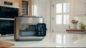 Ninja Combi All-in-One Multicooker Oven & Air Fryer ทำอาหารครบจบใน 15 นาที 12-in-1 Functions Combi Cooker + Air Fry Bake Roast Slow Cook and More อุปกรณ์เสริม 3 ชิ้น Stainless Steel 220~240V/50~60Hz SFP701KR