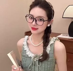 YADUN ที่คาดผมแฟชั่นเป็นลอนสำหรับผู้หญิงที่คาดผมแบบมีฟันสีทึบสายรัดผมไม่ลื่นอุปกรณ์เสริมสำหรับเล่นกีฬาสระผมสำหรับเด็กผู้หญิง