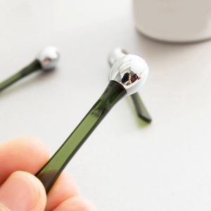 Thanh lăn mắt mát lạnh giúp mắt thư giản và khỏe