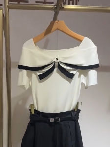 Fashionable French Style Commute Slim Fit Shoulder Bared Short Sleeve Top Breathable Casual Wear for Women in Summer 2025