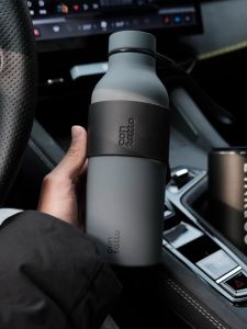 อินเทรนด์ สแตนเลสสตีลขวดน้ำกลางแจ้งผู้ชายถ้วยดื่มธุรกิจของขวัญยุโรปสไตล์แก้วความร้อนพร้อมหลอดสำหรับเดินทาง