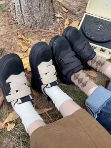 DSI SoYou Sepatu Wanita Sneakers Tanpa Tali Sepatu Sekolah Cewek Full Hitam FREE BOX