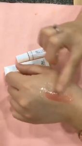 MIXIU SCRU Cream Dengan Kandungan Gel Propolis Pembersih Kulit Mati Bibir Anti Kering Dengan Kandungan Gel Propolis Hilangkan Bibir Hitam