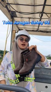 Sepatu Safety Mirip Kulit Sapi ujung Besi Peloindung Kaki Pertamina Proyek Pabrik Kitchen Dapur Pertamina Aspal Laapanagan Kontruksi Water Tank Pria Wanita Murah Berkualitas