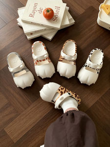 XIXITIAO | Slim Stripes Tiger Pattern Claw-shaped Soft Sole Enclosed Toe Clogs