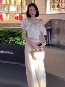 Summer New Style French Elegant White One Shoulder Ruffle Short Shirt Women Slim Fit Versatile Top Korean Style Bubble Sleeve