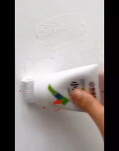 ครีมซ่อมผนัง กาวซ่อมผนัง ซ่อมรอยแตก อุดรอยรั่ว อุดรอยร้า ลูกกลิ้งลบรอยบนผนัง ซ่อมแซมผนัง แห้งเร็ว ไม่มีลูกกลิ้งแถม