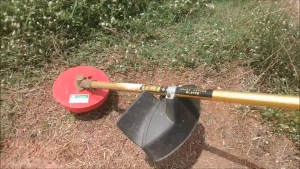 จานดายหญ้า 2 in 1 ( รุ่น เชฟตี้ กันหินกระเด็น )8นิ้ว+1 มีดสำรอง