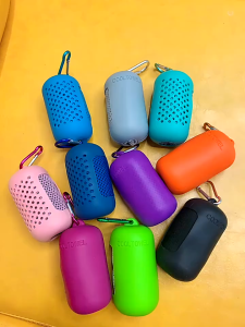 Khăn Lạnh Làm Mát Cấp Tốc Kèm Hộp Silicon & Móc Treo – Thoáng Khí Gọn Nhẹ – Cho Thể Thao Du Lịch