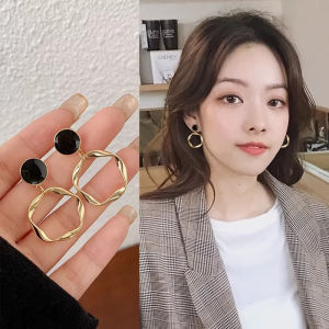 Retro Hong Kong Style Black Geometric Hoop Earrings Elegant Minimalist Luxury Design High-End Fashion Ear Jewelry