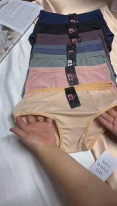 สีพื้น กางเกงในสตรี กระชับ เก็บก้น ผ้าลื่น กางเกงชั้นในผู้หญิง เหมาะสำหรับการระบายอากาศ นผอมที่ยืดหยุ่นดี 7สี คู่มือประสบการณ์การทำงาน สำหรับการเก็บกัน