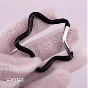 1pcs Aluminum Alloy Carabiner Star Shaped Carabiner Key Chain Clip For Camping Hiking Traveling