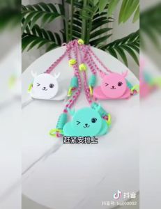 [ COD ] Gantungan HP Gelang Rantai Tali Kartun Diagonal Belakang HP klip Braket Cermin