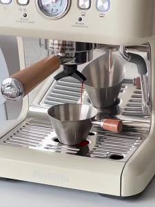 Mini Coffee Bar Accessorie With V-shaped Spout Espresso Measuring Cup Small Espresso  Cups With Handle