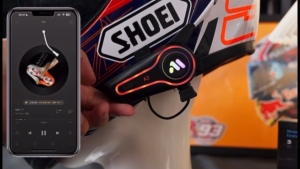 หมวกกันน็อค HJ A3 PRO พร้อมชุดหูฟังบลูทูธ อินเตอร์คอมสำหรับผู้ขับขี่ 2 คน ไฟส่องสว่าง RGB หูฟังมอเตอร์ไซค์กันน้ำ