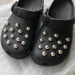 อุปกรณ์ตกแต่งรองเท้ารองเท้าแตะแฟชั่นลูกปัดทรงกลมชุบด้วยไฟฟ้า26ชิ้น DIY อุปกรณ์เสริมรองเท้า Jibitz INS เครื่องประดับรองเท้าเครื่องประดับ DIY น่ารักหัวเข็มขัดตกแต่งรองเท้า