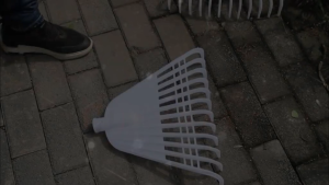 สินค้ามีคุณภาพ 12ซี่ คราดหญ้าพลาสติก คราดกวาดใบไม้ ทําสวน ปลูกต้นไม้