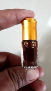 Minyak GAHARU SUPER KALIMANTAN GAHARU WANGGI DAN KENTAL isi 3 ml dan 10 ml
