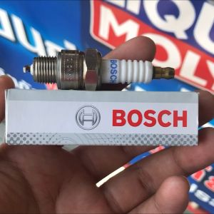 หัวเทียนมอไซค์ BOSCH D10C(X4CC) F01A118B04 CB200 1975-1978CBX150IconAeroAG200BW200SR125/150 หัวเทียน bosch หัวเทียน bosch แท้ หัวเทียนมอไซ หัวเทียนมอไซค์ หัวเทียน (ราคาต่อ1หัว)