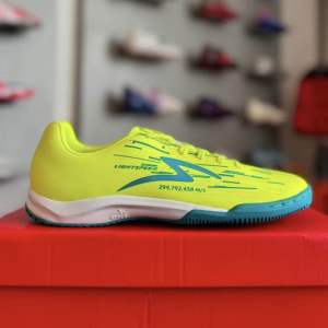 Sepatu Futsal Size Dewasa / Sepatu Futsal Ukuran Dewasa / Sepatu Futsal Terbaru / Others