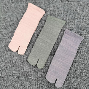 Ladies Mid-Calf Cotton Socks Thin Breathable Casual Loose Mouth Two-Finger Toe-Separating Pure Color Cotton Socks for Spring Summer
