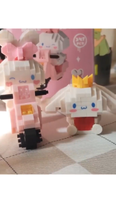 จัดส่งจากกรุงเทพSanrioบล็อกตัวต่อ รูปการ์ตูนคุโรมิน่ารัก ของเล่นเสริมการเรียนรู้ สําหรับเด็กการขี่มอเตอร์ไซค์ตัวต่อ