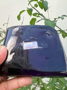 พลอย สีม่วง PURPLE ROSE 100% LAB MADE ก้อน กระจกเจียได้ทุกชนิด แกะสลักด้วย 552 (gram กรัม )glass rough ความยาวและ ความกว้าง 40x40 mm ความหนา 20mm